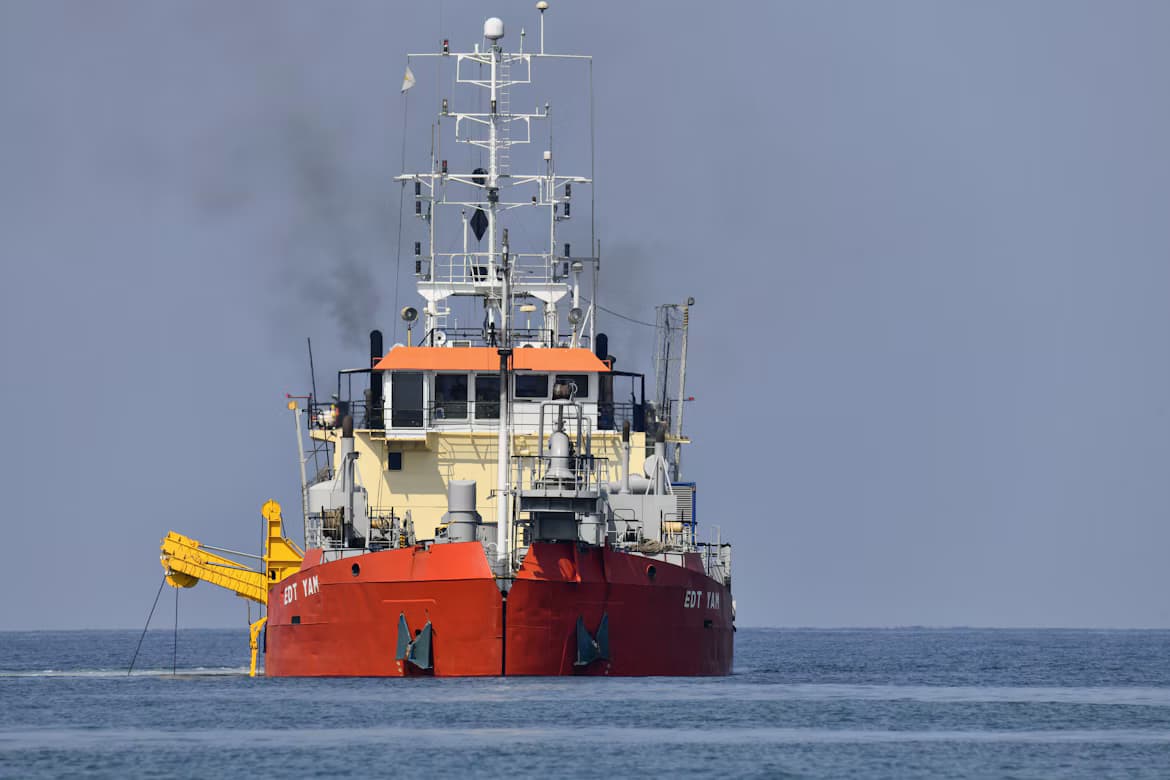 Dredging at Ormara Naval Base thumbnail 5