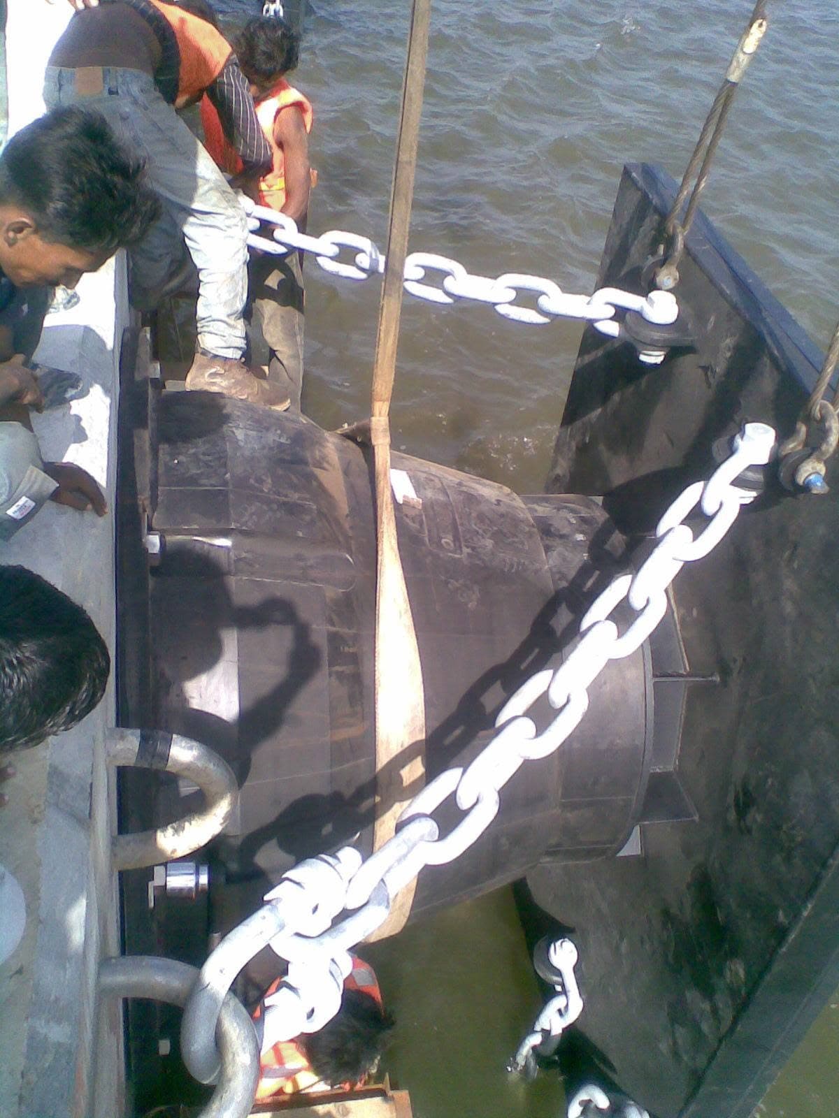 Rubber Dolphin Fender Installation thumbnail 6